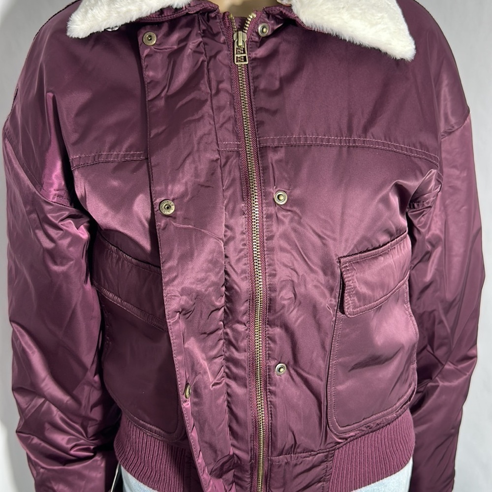 Women's Red Faux Fur Bomber Jacket Zip Up By Universal Thread (LRW750) - Picture 3 of 6